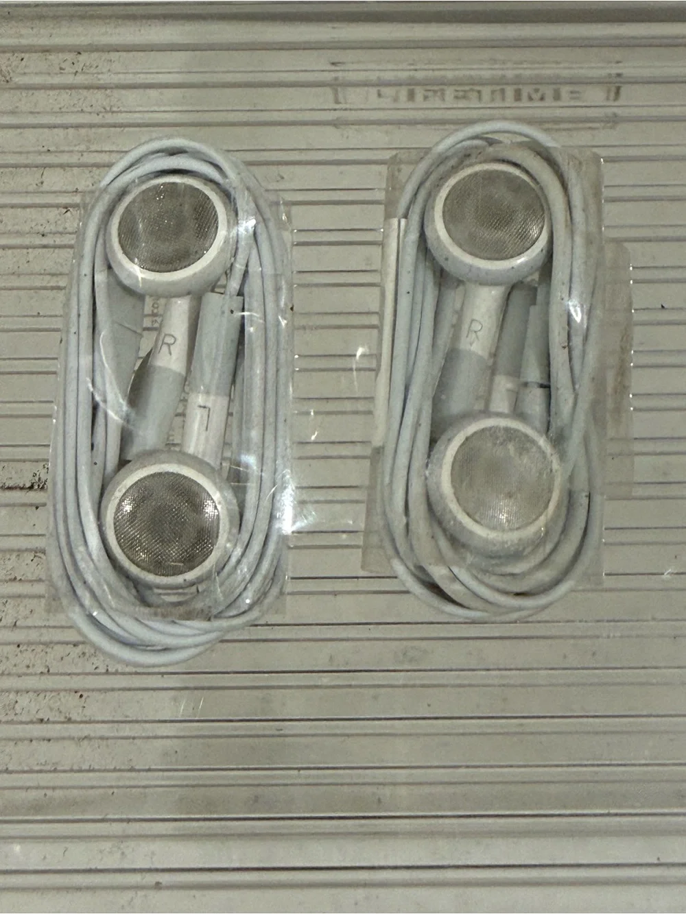 NEW Apple White Wired Earbuds with 3.5mm Jack - Pack of 2
